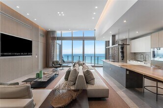 15701 Collins Ave in North Miami Beach, FL - Building Photo - Building Photo