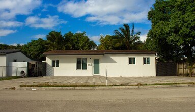 1211 W 34th St in Hialeah, FL - Foto de edificio - Building Photo