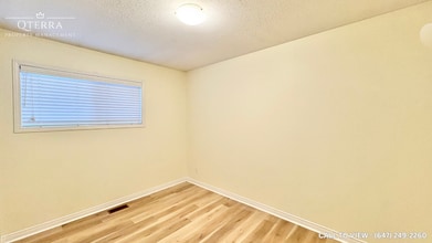 2424 Howland Av in Ottawa, ON - Building Photo - Building Photo