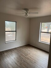 115 E Cone St in Gonzales, TX - Building Photo - Building Photo