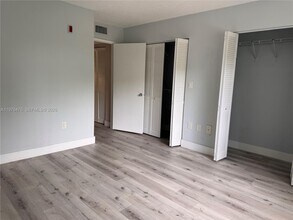 4440 NW 107th Ave in Doral, FL - Building Photo - Building Photo