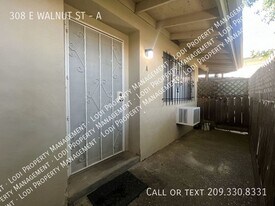 308 E Walnut St in Lodi, CA - Building Photo