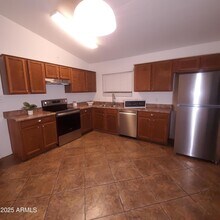 8511 W College Dr in Phoenix, AZ - Building Photo - Building Photo