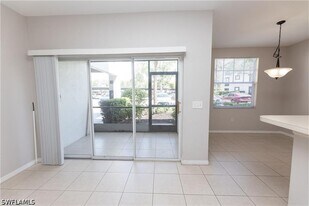 7975 Preserve Cir in Naples, FL - Building Photo