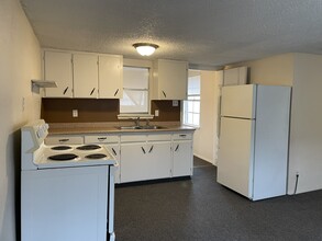 10612 County Road 1020, Unit Apt. B2 in Burleson, TX - Foto de edificio - Building Photo