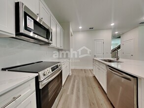 11650 Hillside Dr in Jacksonville, FL - Building Photo - Building Photo