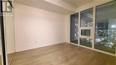 19 Western Battery Rd in Toronto, ON - Building Photo - Building Photo