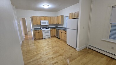 39 Brackett St, Unit #1 in Boston, MA - Building Photo - Building Photo