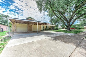 2402 Triway Ln in Houston, TX - Building Photo - Building Photo