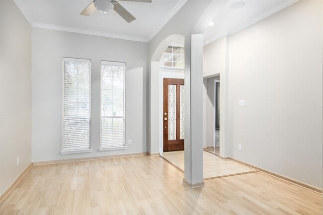 property at 179 Greenridge Cir