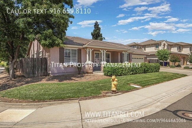 951 Vauxhall Ave in Galt, CA - Foto de edificio - Building Photo