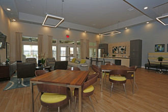 Park at Wellington in Holiday, FL - Building Photo - Interior Photo