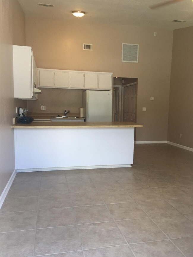 1251 Continental Ct in Tallahassee, FL - Building Photo - Building Photo
