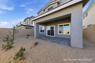530 Red Lovebird Ave in Henderson, NV - Building Photo - Building Photo