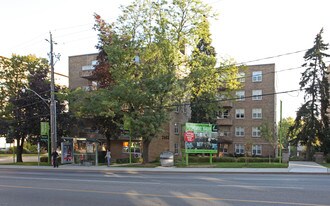 The Courtyards of Upper Forest Hill in Toronto, ON - Building Photo