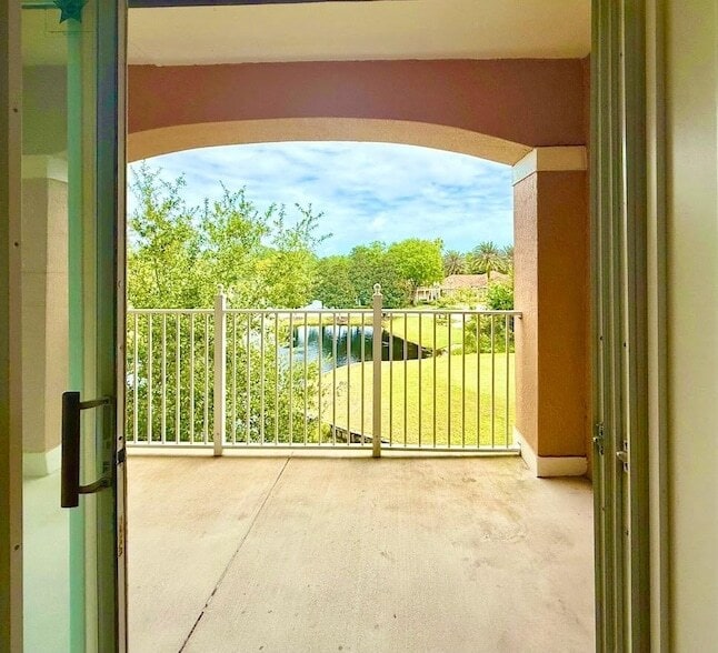625 Fairway Dr, Unit 302