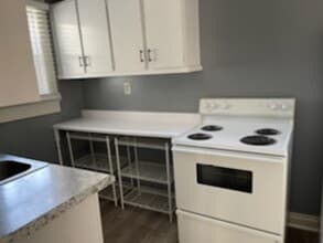 1210 E Harper Ave in Maryville, TN - Building Photo - Building Photo