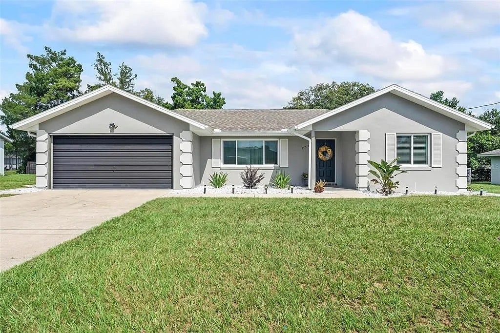 755 Fairlawn Dr in Orange City, FL - Building Photo