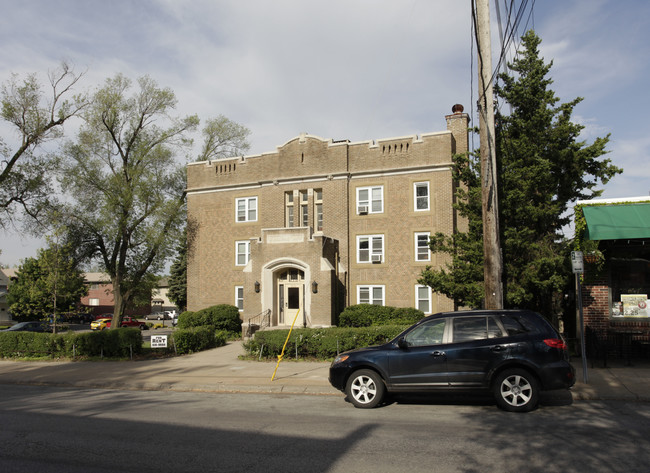 Marlinda Apartments in Omaha, NE - Building Photo - Building Photo