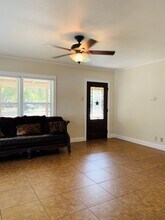 400 Lowry St in Kerrville, TX - Building Photo - Building Photo