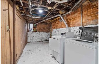 164 S Washington St, Unit Unit 4 in Waterloo, WI - Foto de edificio - Building Photo