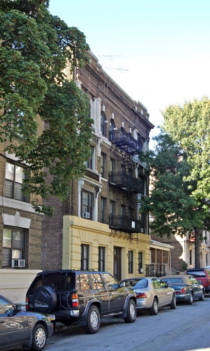 182 E 19th St in Brooklyn, NY - Building Photo