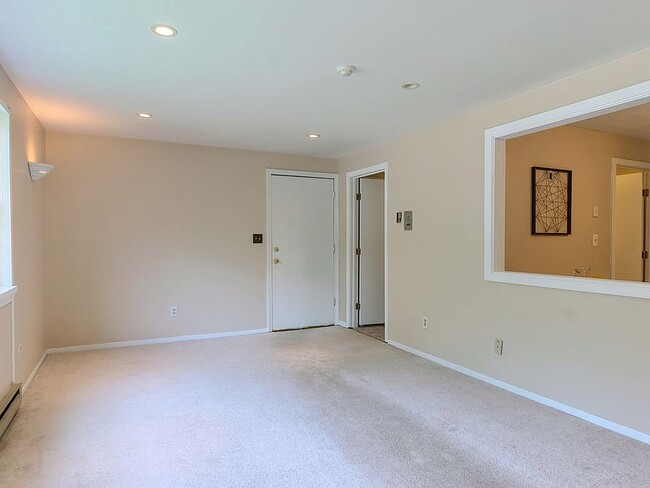 41 Spencer Rd in Boxborough, MA - Foto de edificio - Building Photo