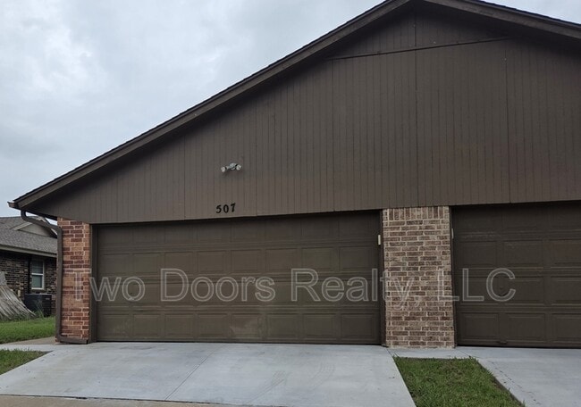 property at 507 Peppertree Ln
