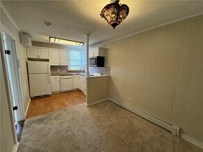 40-40 Freebody St in Newport, RI - Building Photo - Building Photo