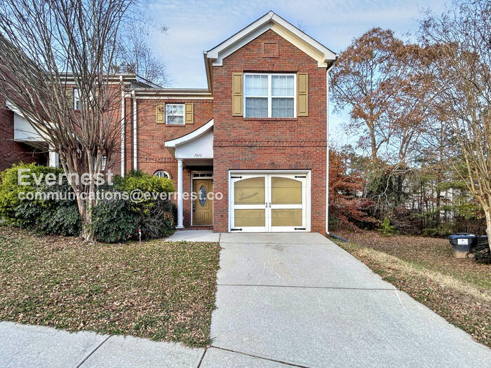 7073 Blairs View Dr in Austell, GA - Building Photo