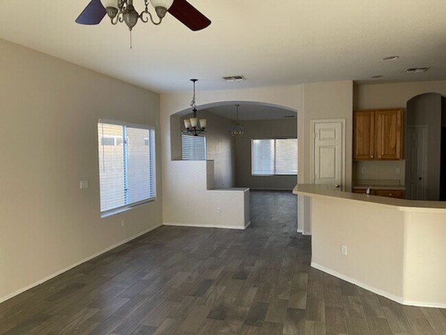14199 W Clarendon Ave in Goodyear, AZ - Building Photo - Building Photo