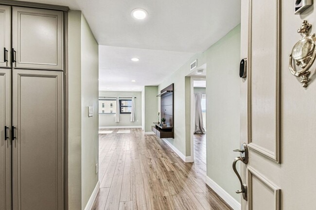 4141 Bayshore Blvd in Tampa, FL - Foto de edificio - Building Photo