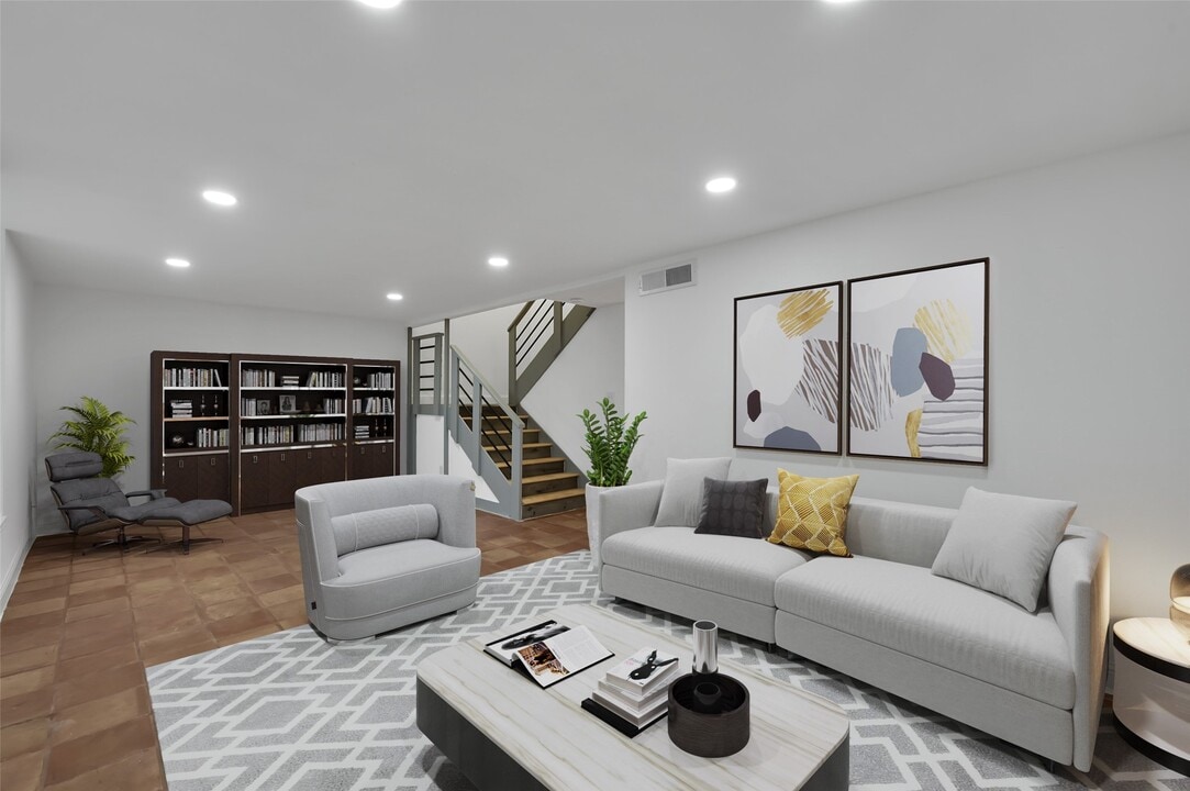 10203 Beekman Pl Dr in Houston, TX - Building Photo