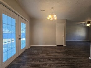 305 Edd Dr in Tecumseh, OK - Building Photo - Building Photo