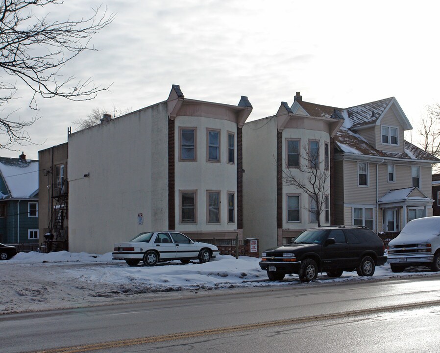 1442 Dewey Ave in Rochester, NY - Foto de edificio