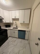 4 Brook Rd in Salem, NH - Building Photo - Building Photo