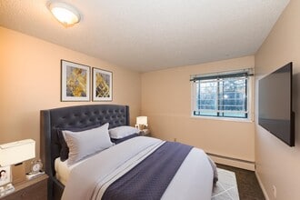 Inglewood Terrace Apartments in Red Deer, AB - Building Photo - Building Photo