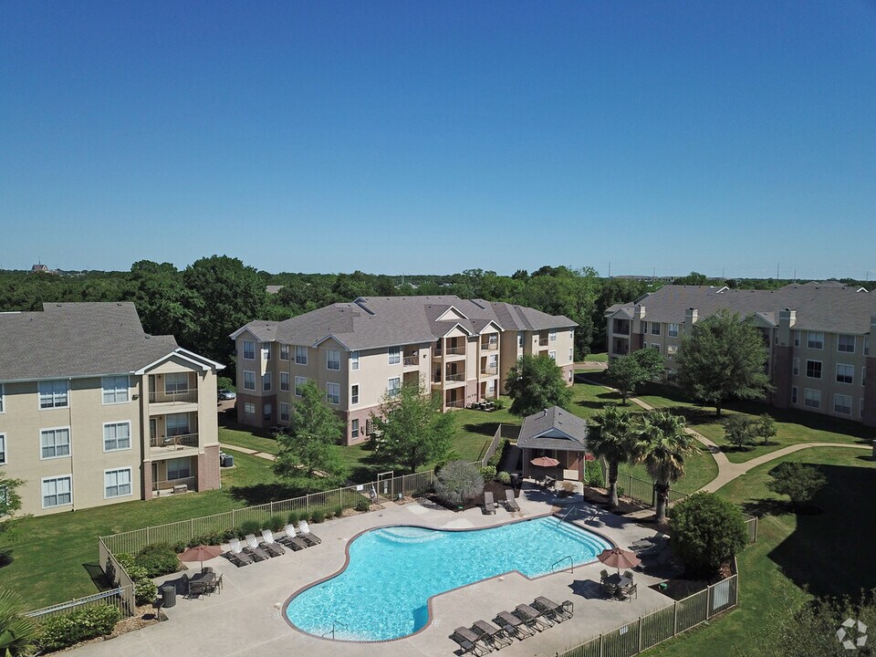 Signature Park in Bryan, TX - Foto de edificio