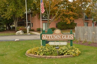 Autumn Glen in Milwaukee, WI - Building Photo - Building Photo