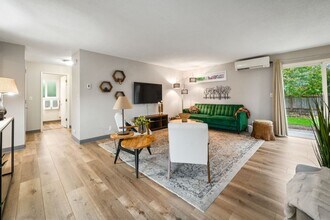 2440 Quebec St in Eugene, OR - Building Photo - Building Photo