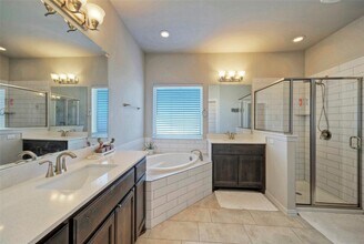 8733 Mina Dr in Austin, TX - Building Photo - Building Photo