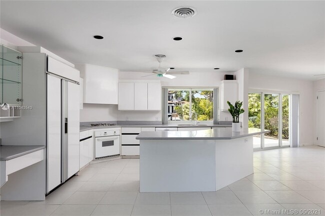 13060 Lerida St in Coral Gables, FL - Foto de edificio - Building Photo