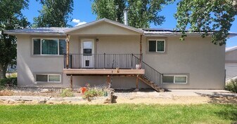 260 W 5th St in De Beque, CO - Building Photo