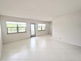 222 Somerset L in West Palm Beach, FL - Building Photo