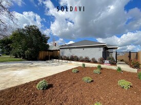 953 W 18th St, Unit 957 in Merced, CA - Building Photo