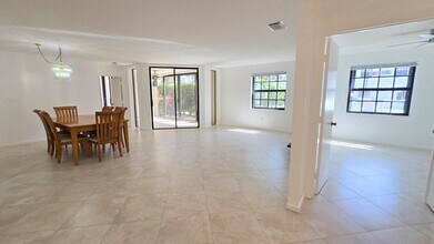 5139 Floria Way in Boynton Beach, FL - Building Photo - Building Photo