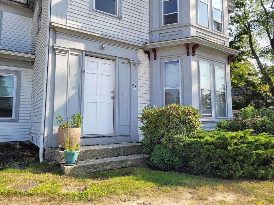 89-91-91 Main St in Hopkinton, MA - Building Photo