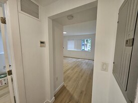 557 Michigan Ave in Miami Beach, FL - Building Photo