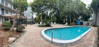 1407 NE 56th St, Unit 317 in Fort Lauderdale, FL - Building Photo