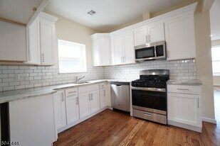 17 Triton Terrace in Newark, NJ - Building Photo